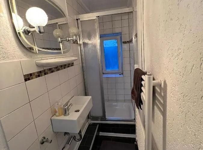 Adam's - Self Check-in & Only Private Vandrarhem Düsseldorf
