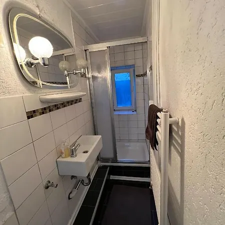 Adam's - Self Check-in & Only Private Vandrarhem Düsseldorf