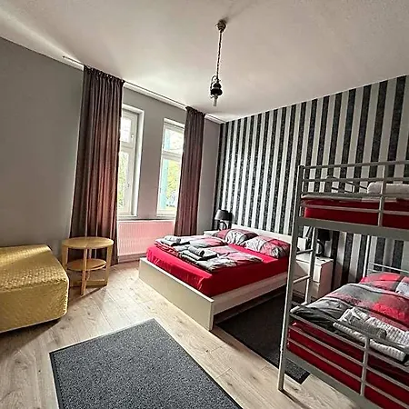 Adam's - Self Check-in & Only Private Hostel Düsseldorf